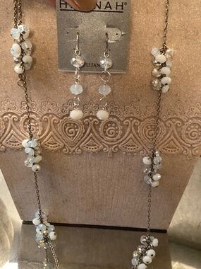 HANNA COSTUME NECKLACE AND EARRINGS SET